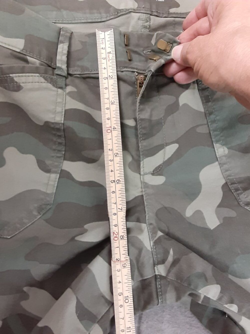Old Navy Pixie Women's Size 6 Green Camo Mid Rise Pants 96% Cotton Pockets - Picture 7 of 11